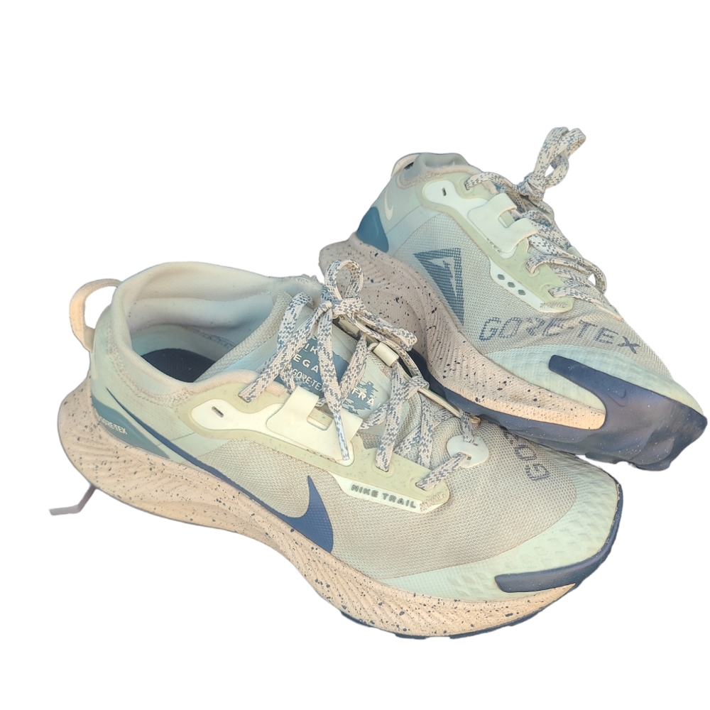 NIKE Women’s Pegasus Trail 3 8.5